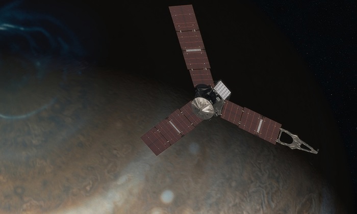 Kunsters fremstilling af NASAs Juno over Jupiters nordpol